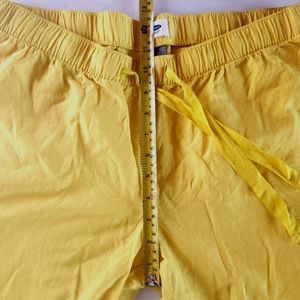 Ankle pants size M, yellow